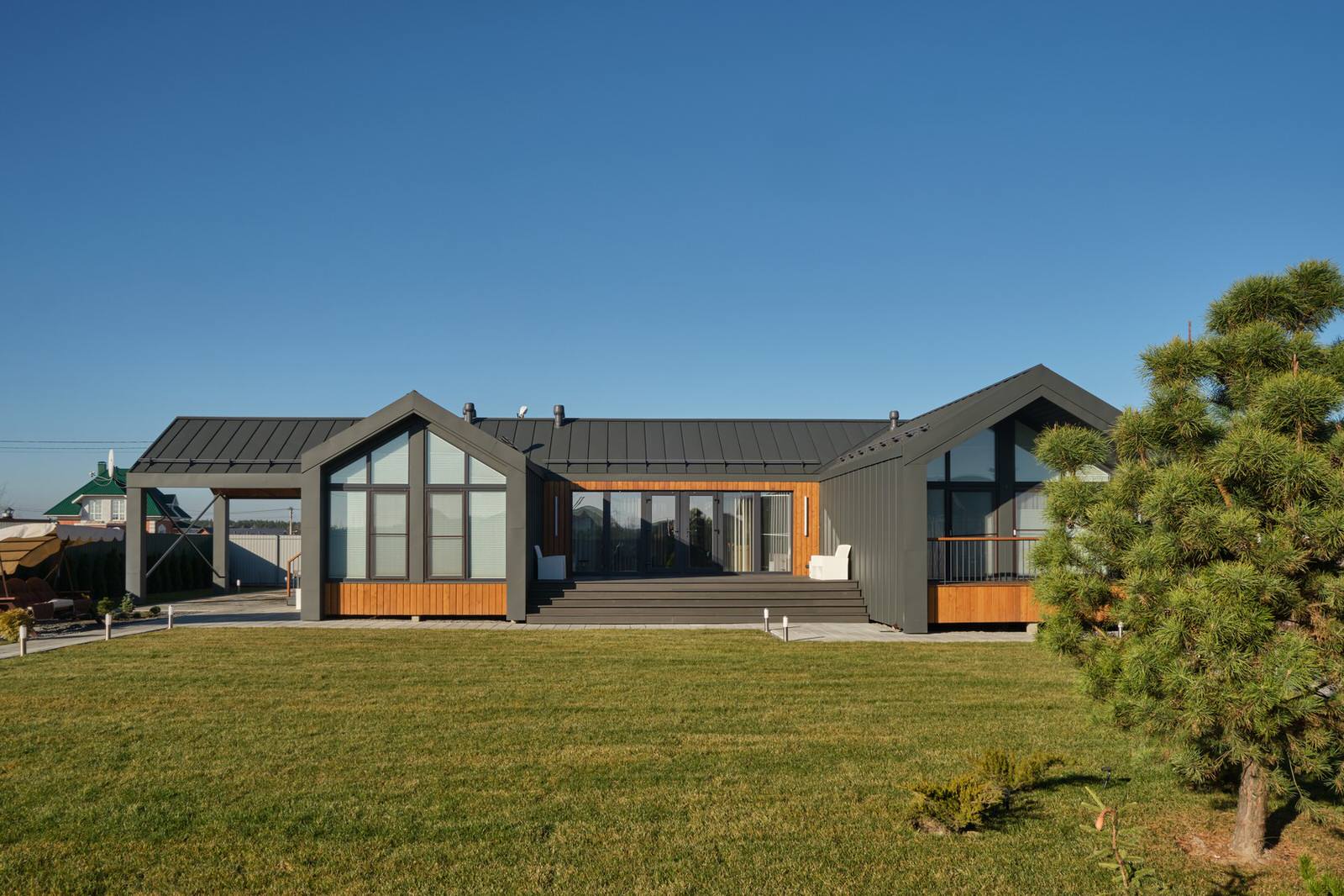 Загородный одноэтажный жилой дом