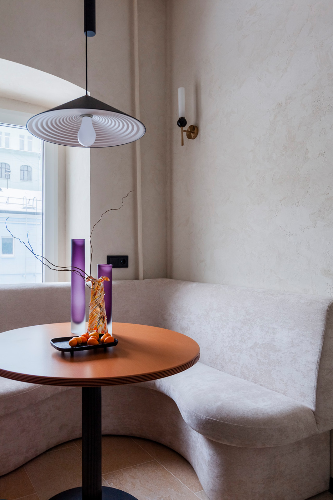 Добрая квартира - интерьер 49м² в доме XIX века