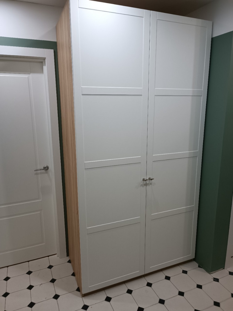 Распашные шкафы