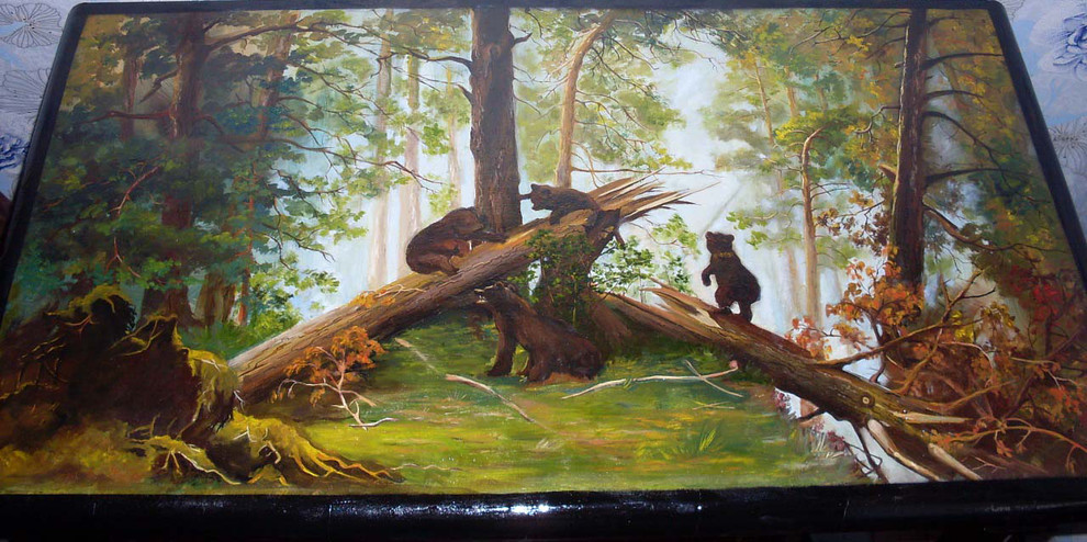 Стол с росписью