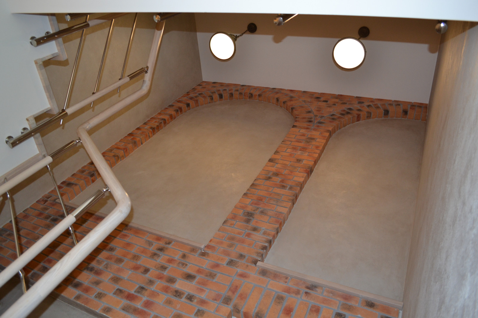 Отделка бетонной лестницы с нержавейкой