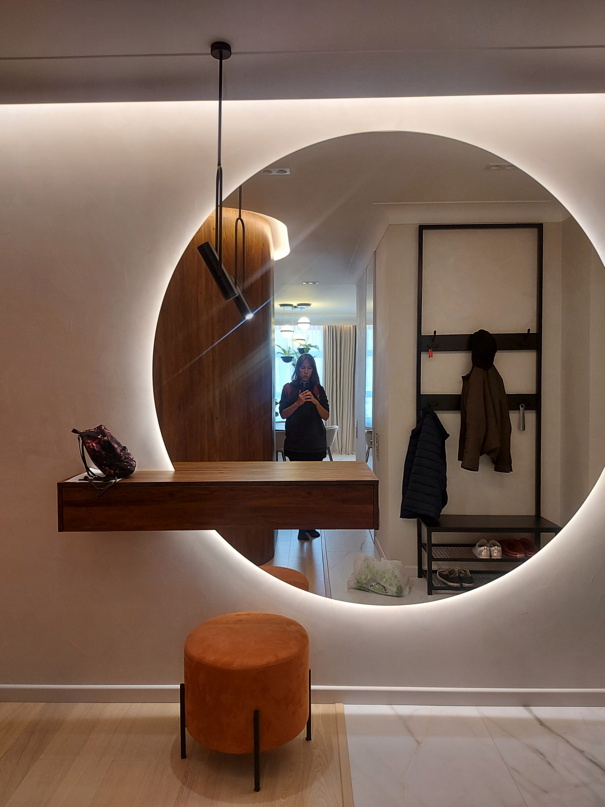 Холл-гостиная 74 кв.м. 2022 г. Фото.