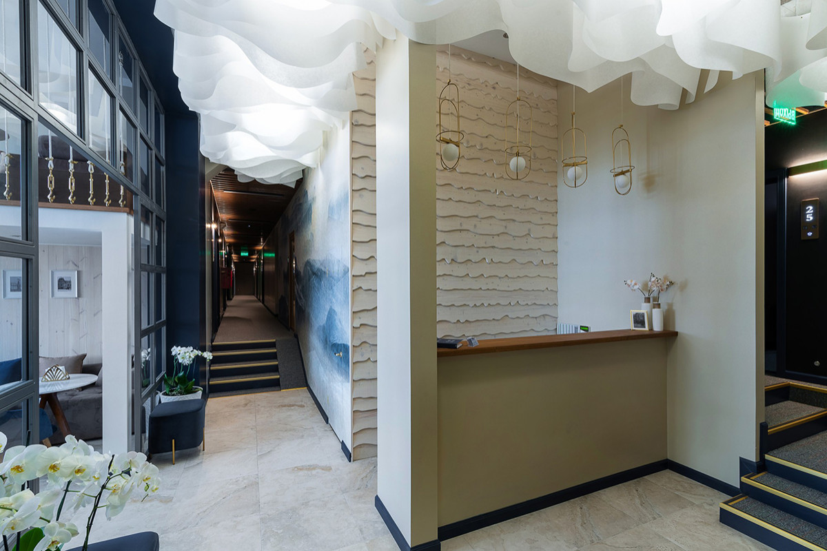 Оформление холла гостиницы Lido Central