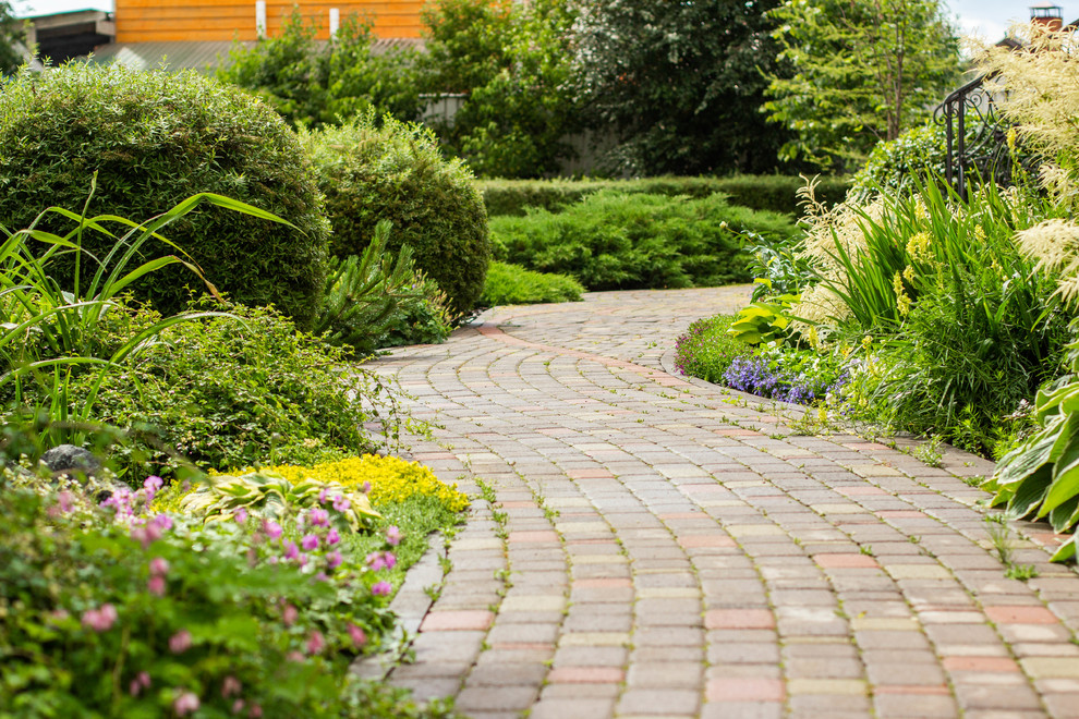 Сад с зеленой крышей