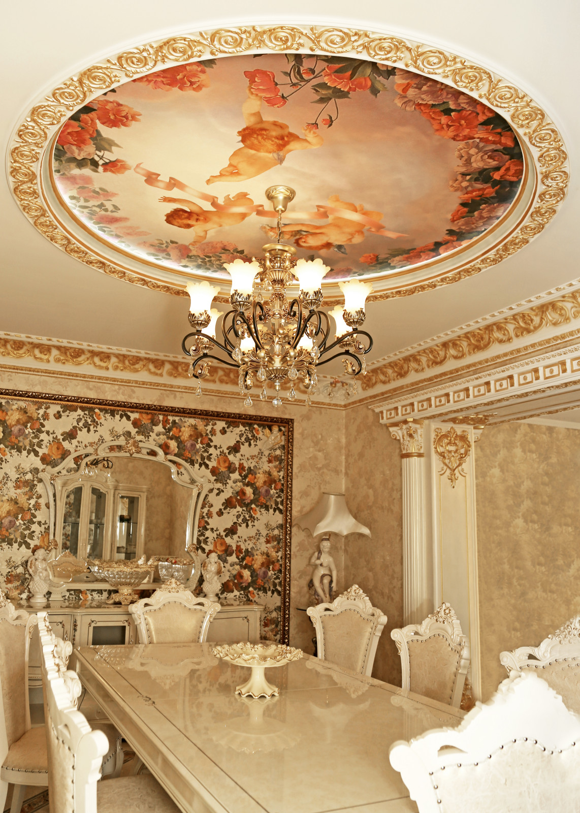 Фоновое изображение профиля Aurora-interior