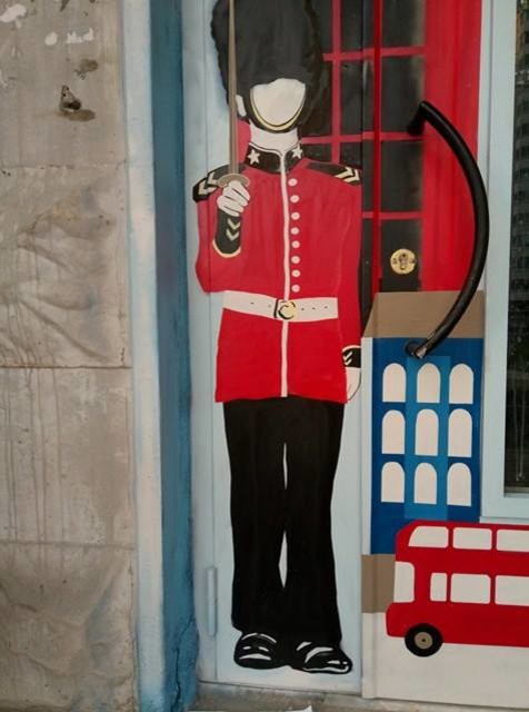 Обложка проекта: Дверь языкового центра