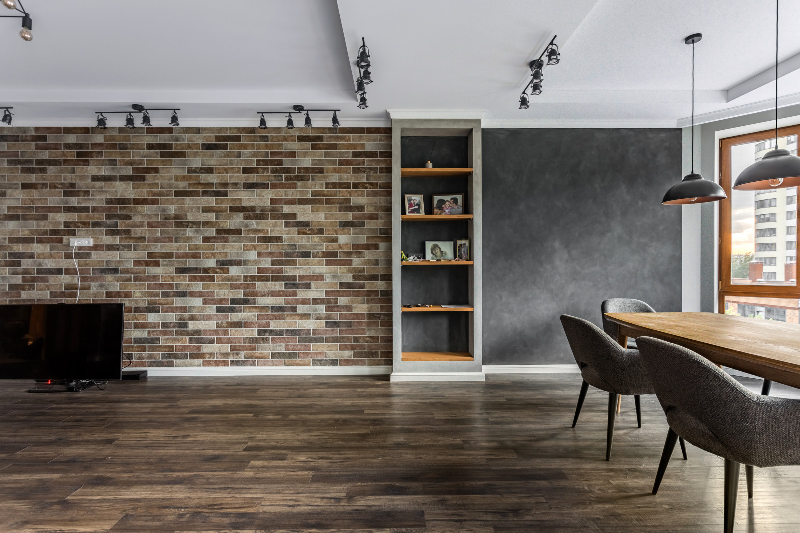 смешение стилей, пространство идеи и индивидуализм