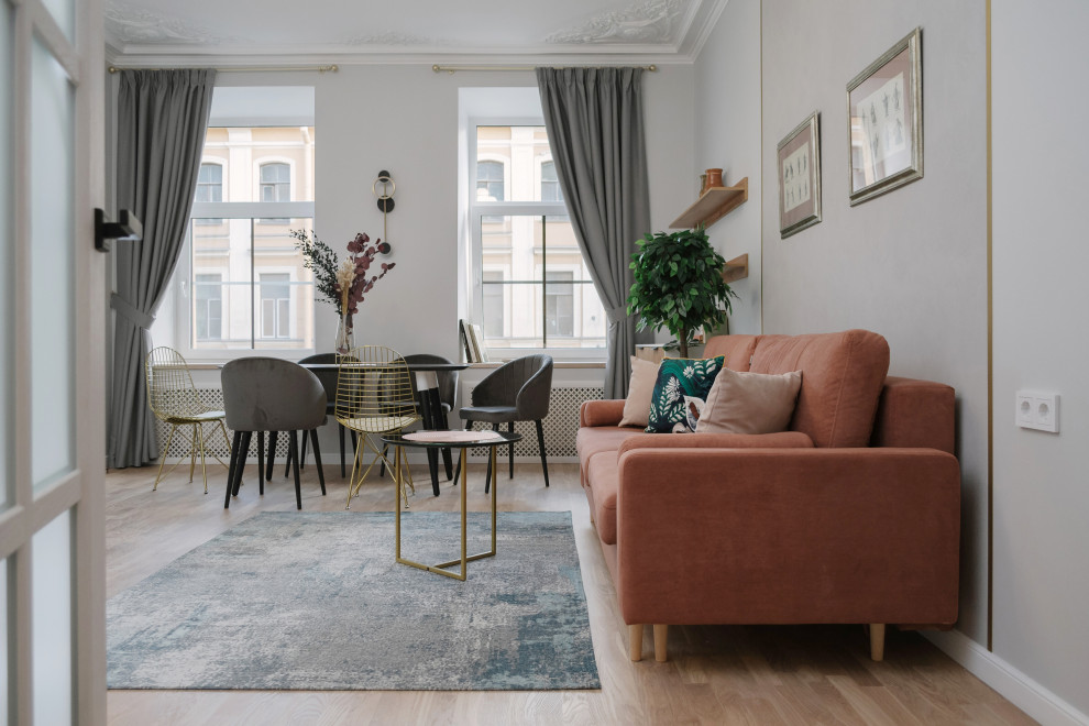 Реализация проекта в старом фонде СПб, квартира с камином.