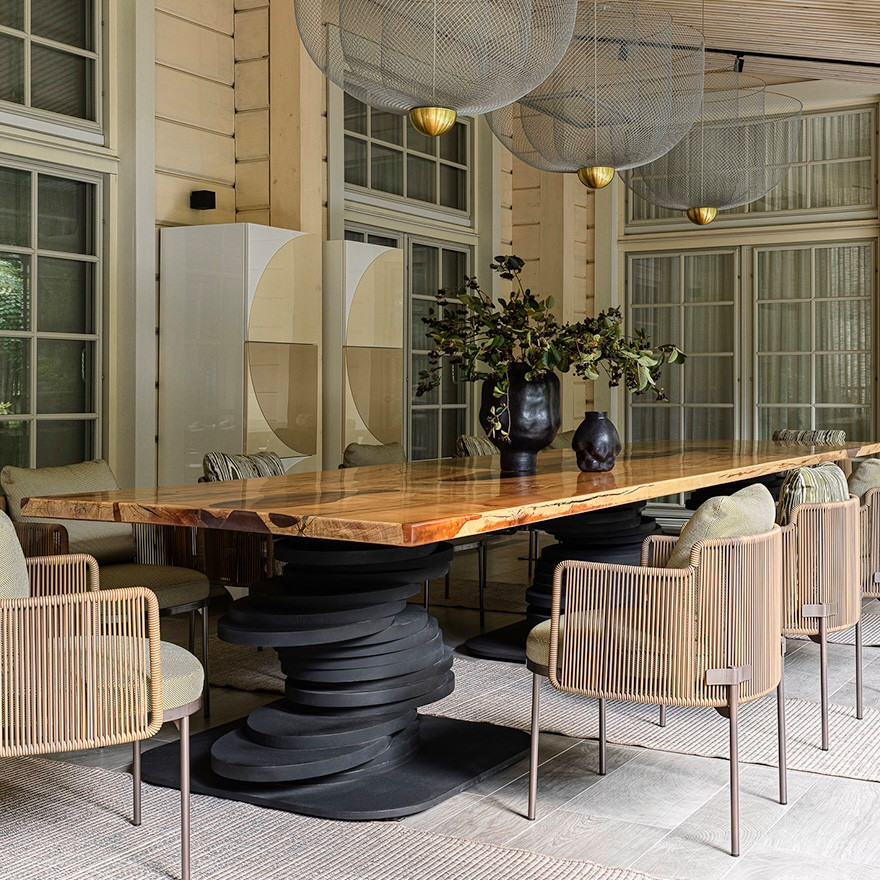 Терраса и беседка в подмосковной усадьбе