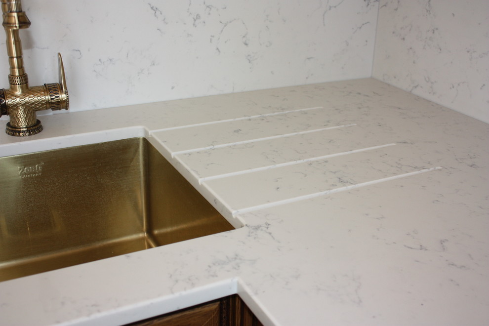 Столешница и стеновая панель из кварцевого композита Avant