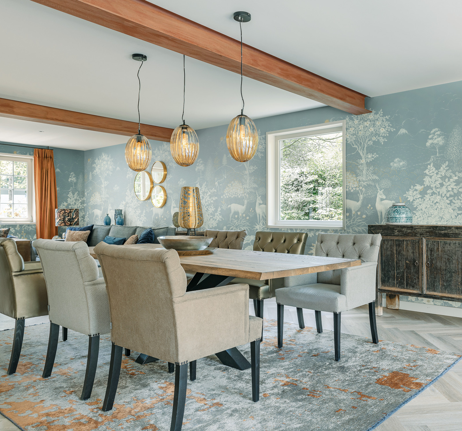 Ornamental Forest/Столовая