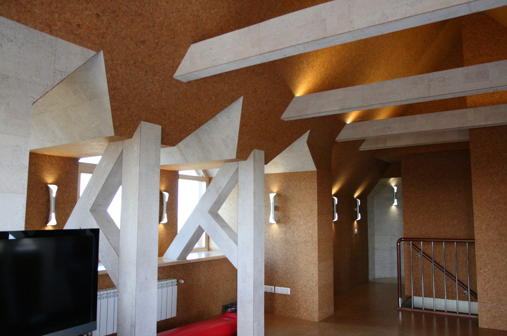 Интерьер мансарды (реконструкция чердака под тренажерный зал).