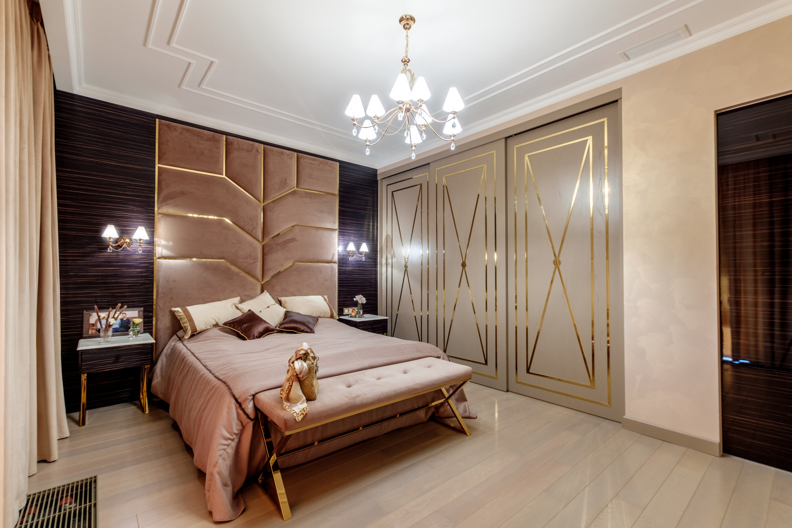 Обложка проекта: Квартира площадью - 165 м.кв. ЖК "Смольный парк"