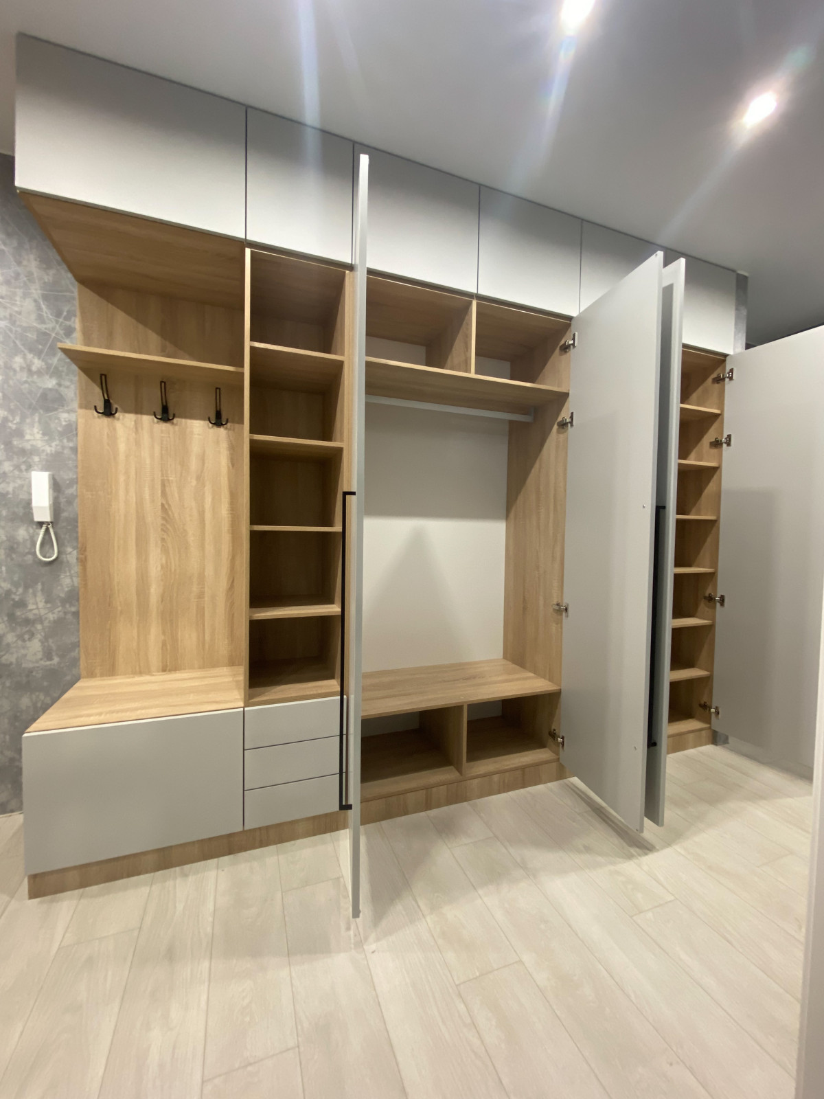 Шкафы в прихожую и спальню