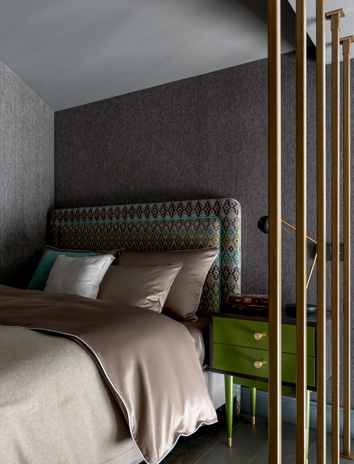 Дом для большой семьи, Графские пруды