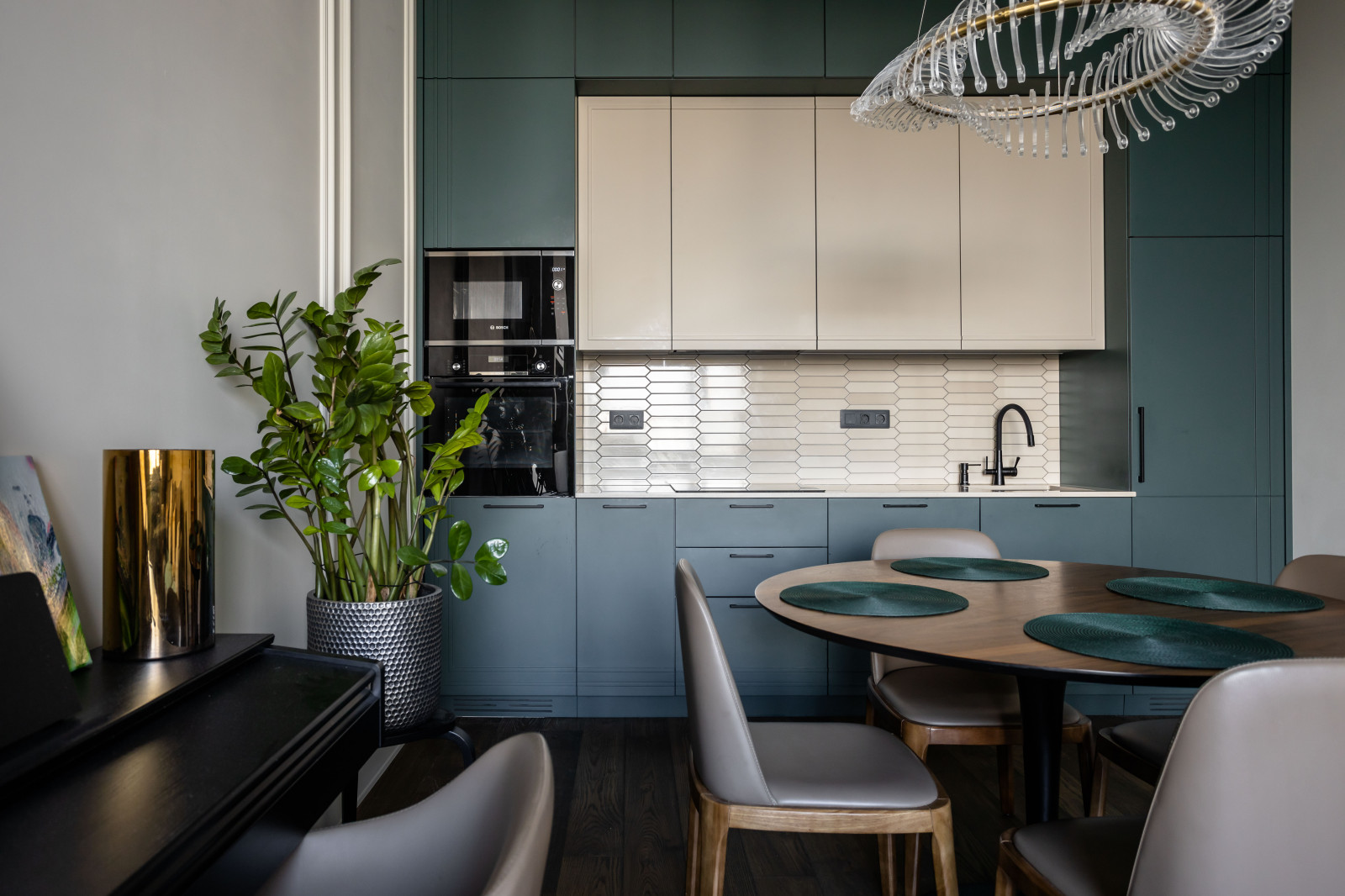 Минимализм и элегантность: кухня в одну стену