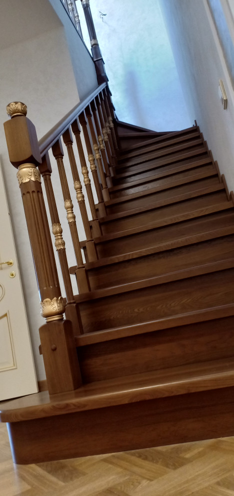 Лестница из дуба на второй этаж. Самара ул.Самарская