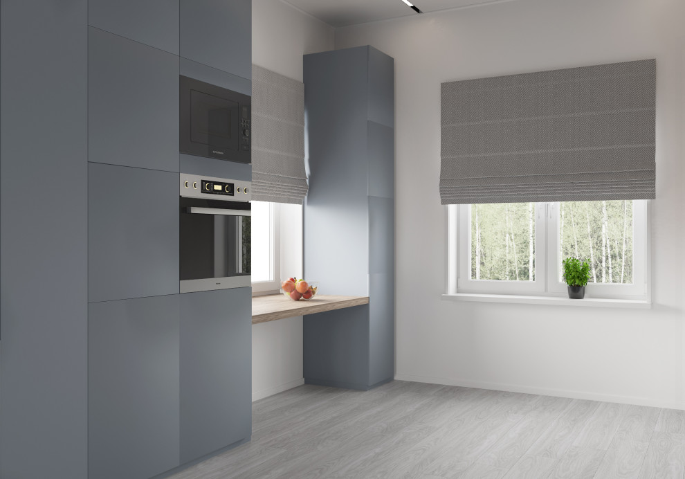 Дом с сеткой между первым этажом и вторым светом в Якутске.