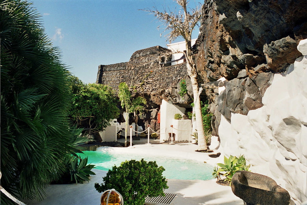 Подземный домик: из сказки – в жизнь