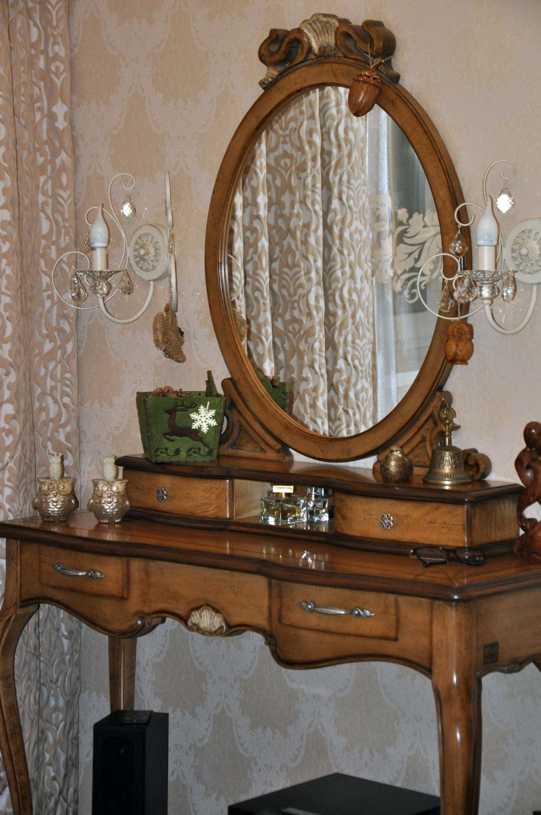 В ФИАЛКОВЫХ ТОНАХ