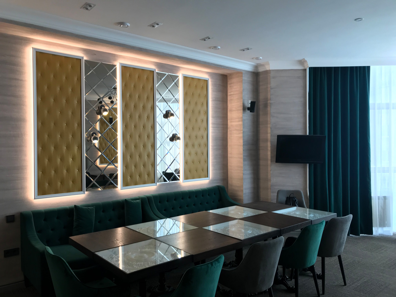 cafe & line "СВОЙ ПАРИЖ"