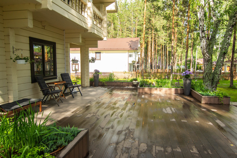 Тенистая терраса в саду