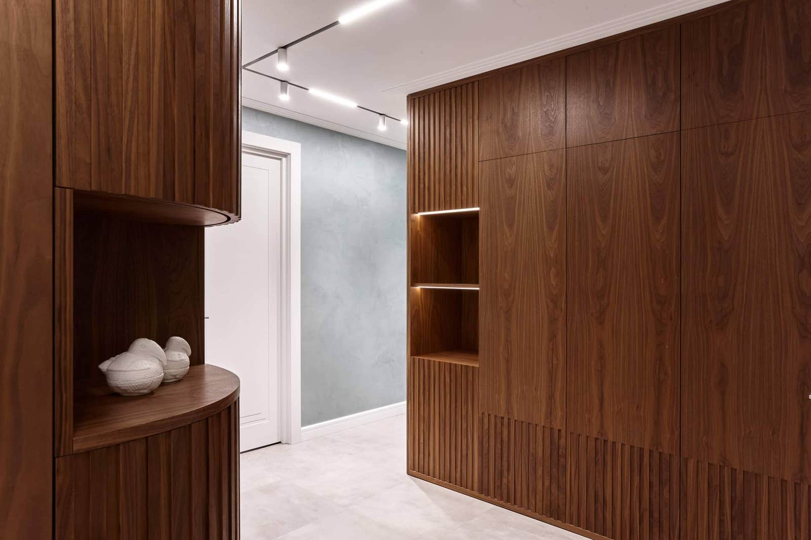 Дизайн и ремонт квартиры в ЖК «Мосфильмовский» — Бабушка и внучка