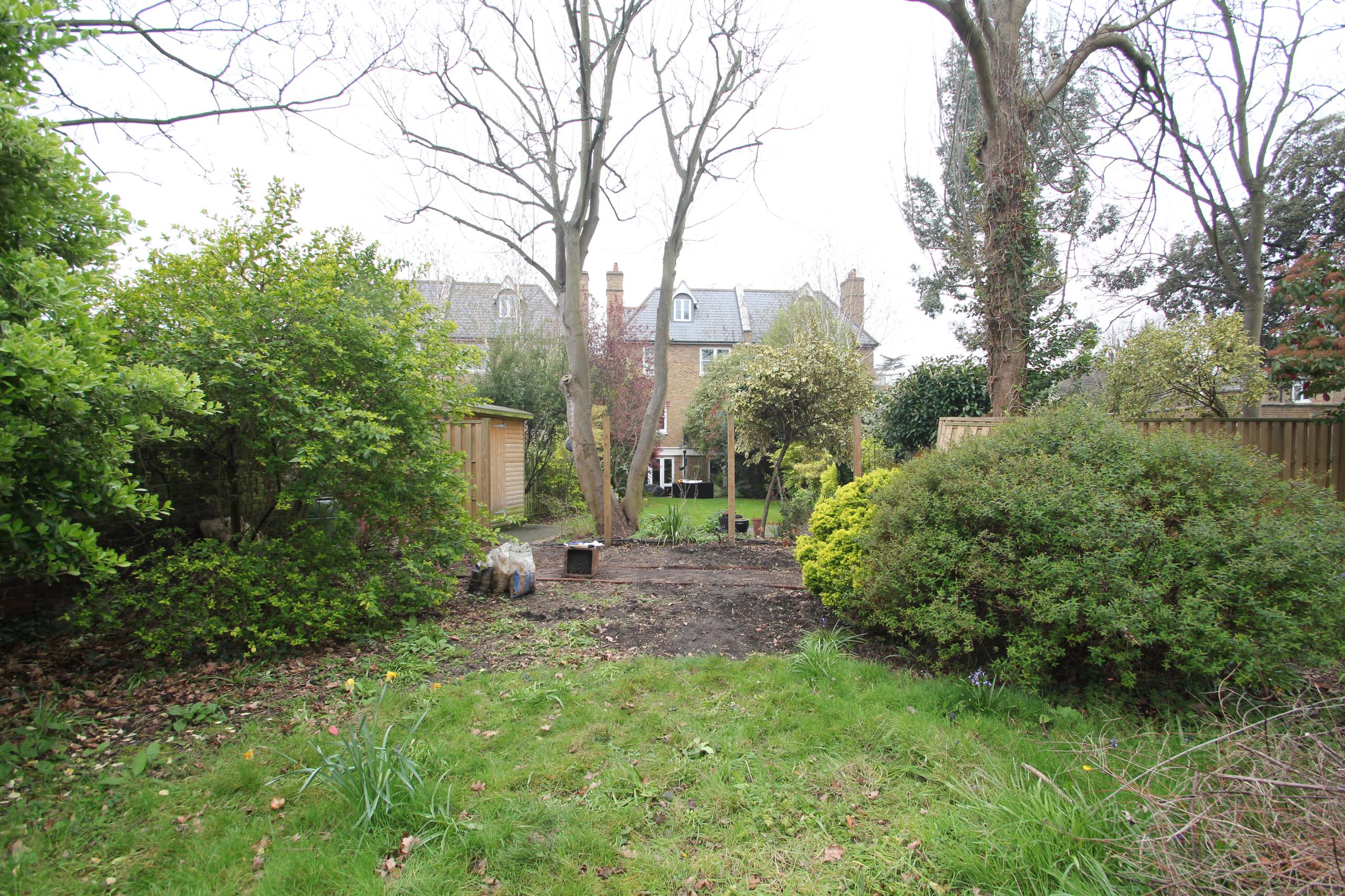 В закладки: 5 проектов для длинного и узкого сада