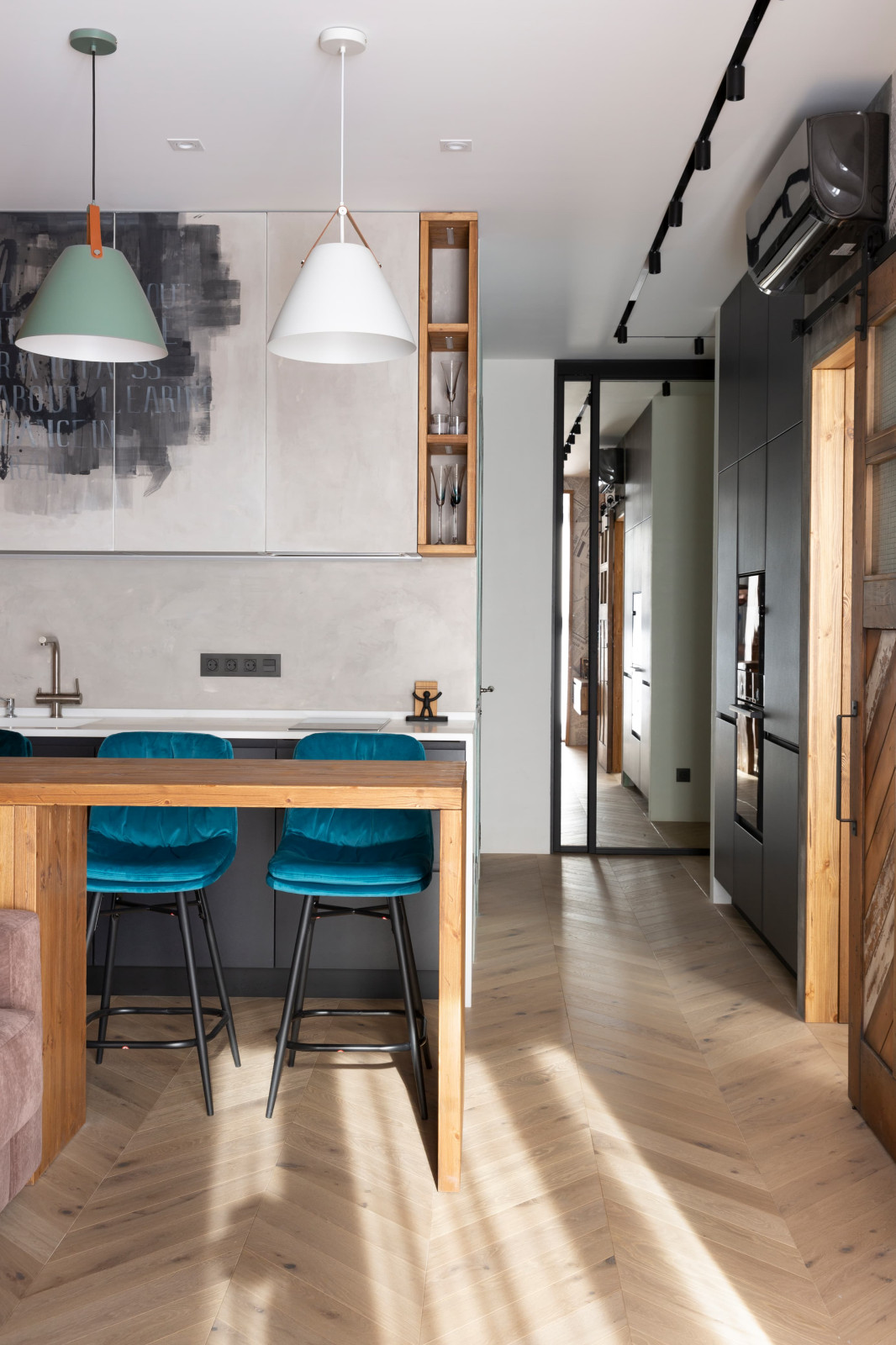 Квартира для девушки - профессиональной танцовщицы