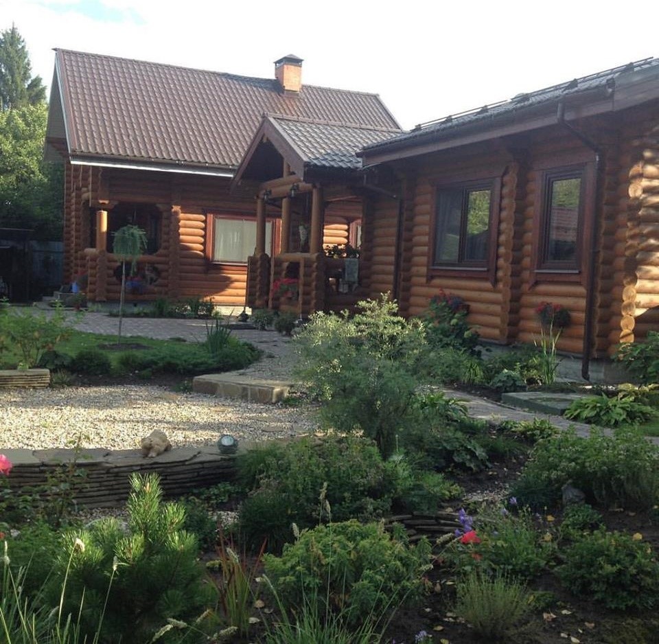 САДИК НА ЛАДОШКЕ (АЛЕНЬКИЙ ЦВЕТОЧЕК)