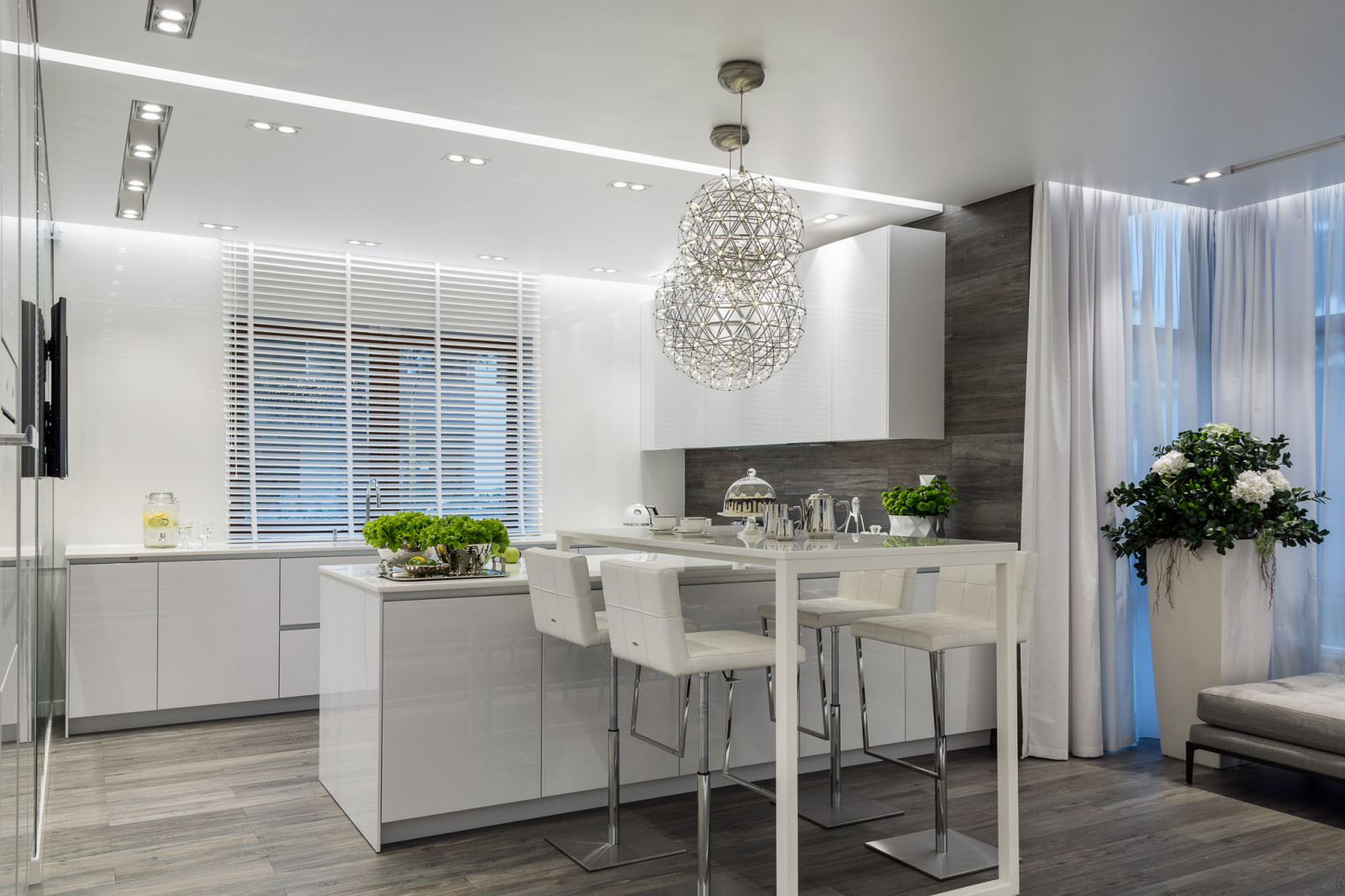 БЕЛЫМ ПО БЕЛОМУ