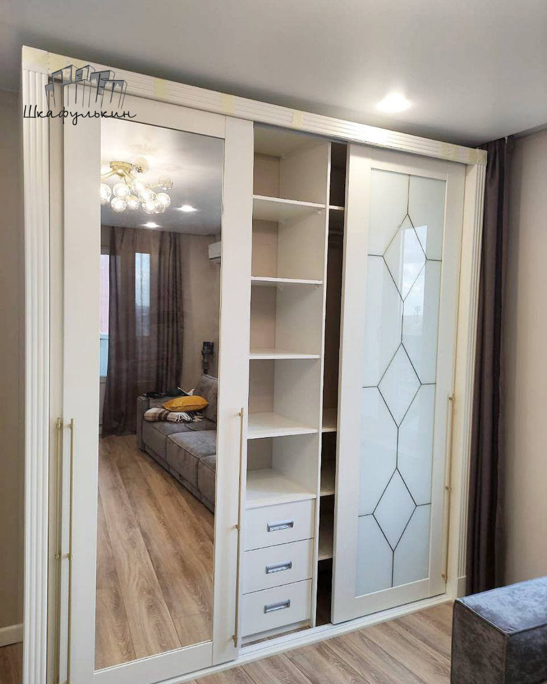 ШКАФ - КУПЕ С ЗЕРКАЛОМ