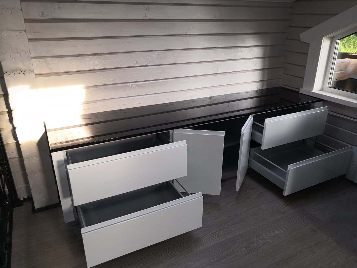 Кухня в стиле хай-тек