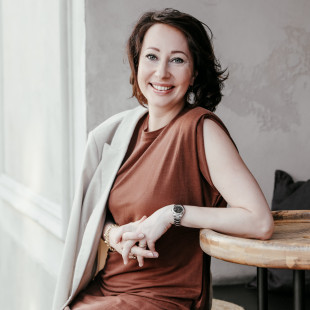 Анна Кларк