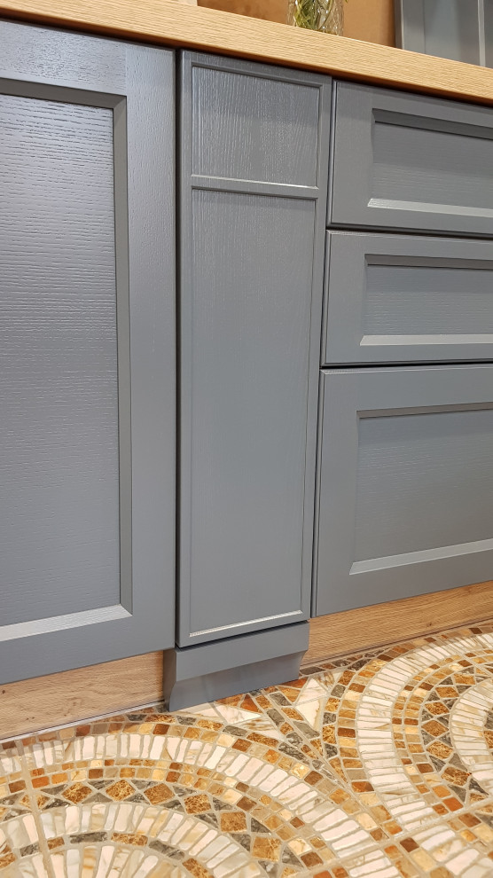 Кухни массив