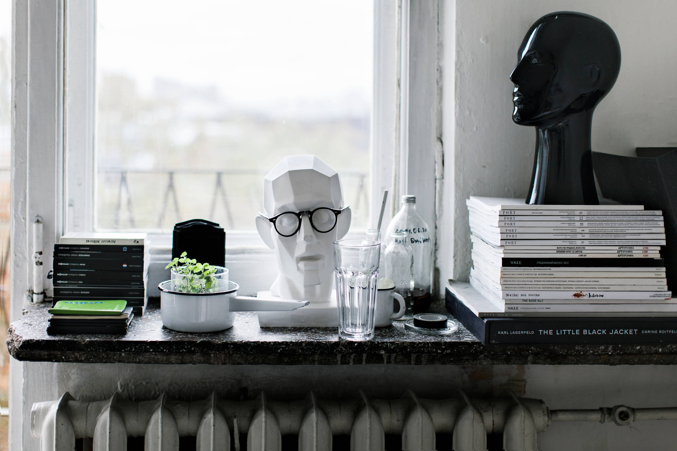 В гостях: Дворцовый шик и советское прошлое съемной квартиры на Курской