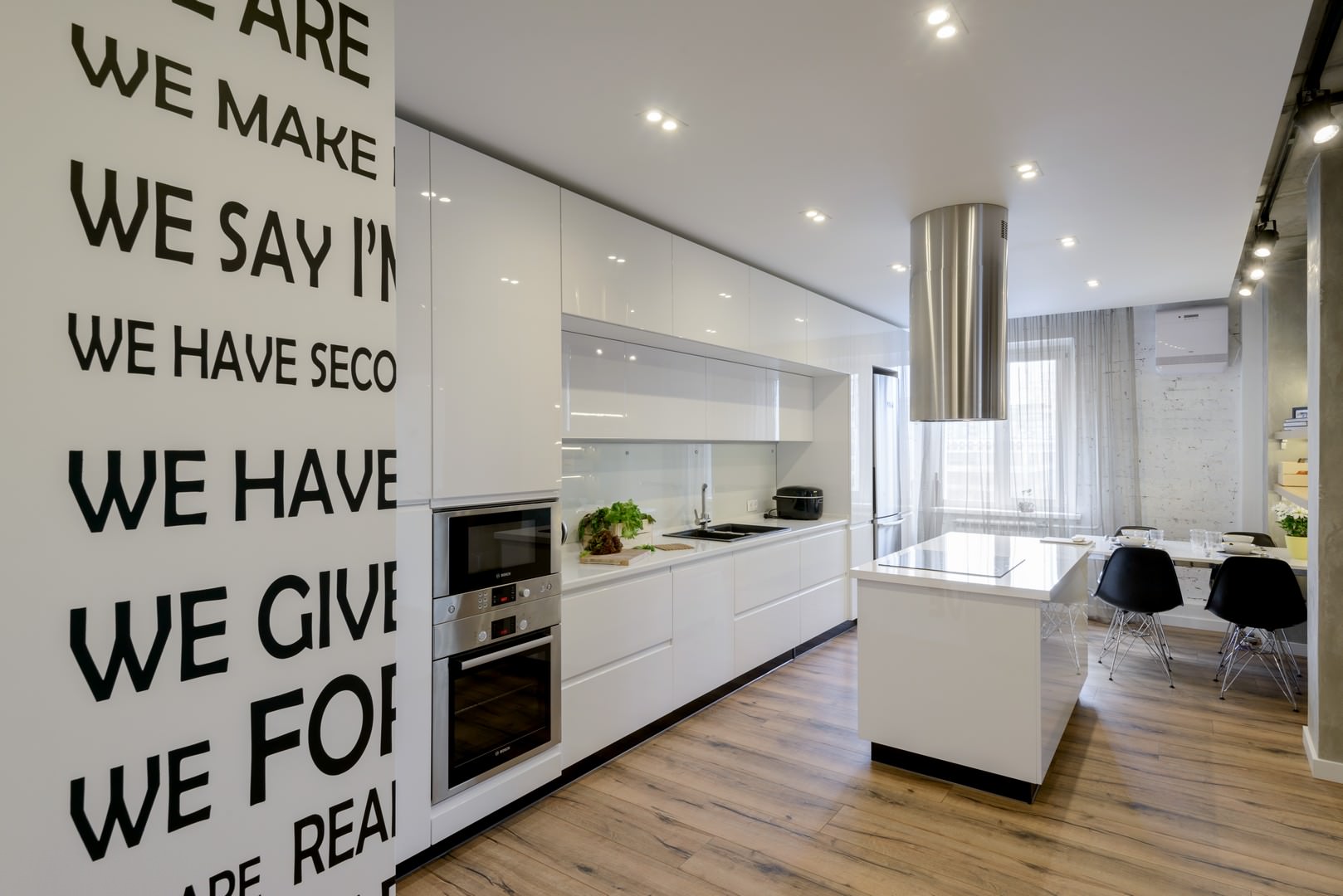 Микротренды: Почему «неровная» линия шкафов — это нормально