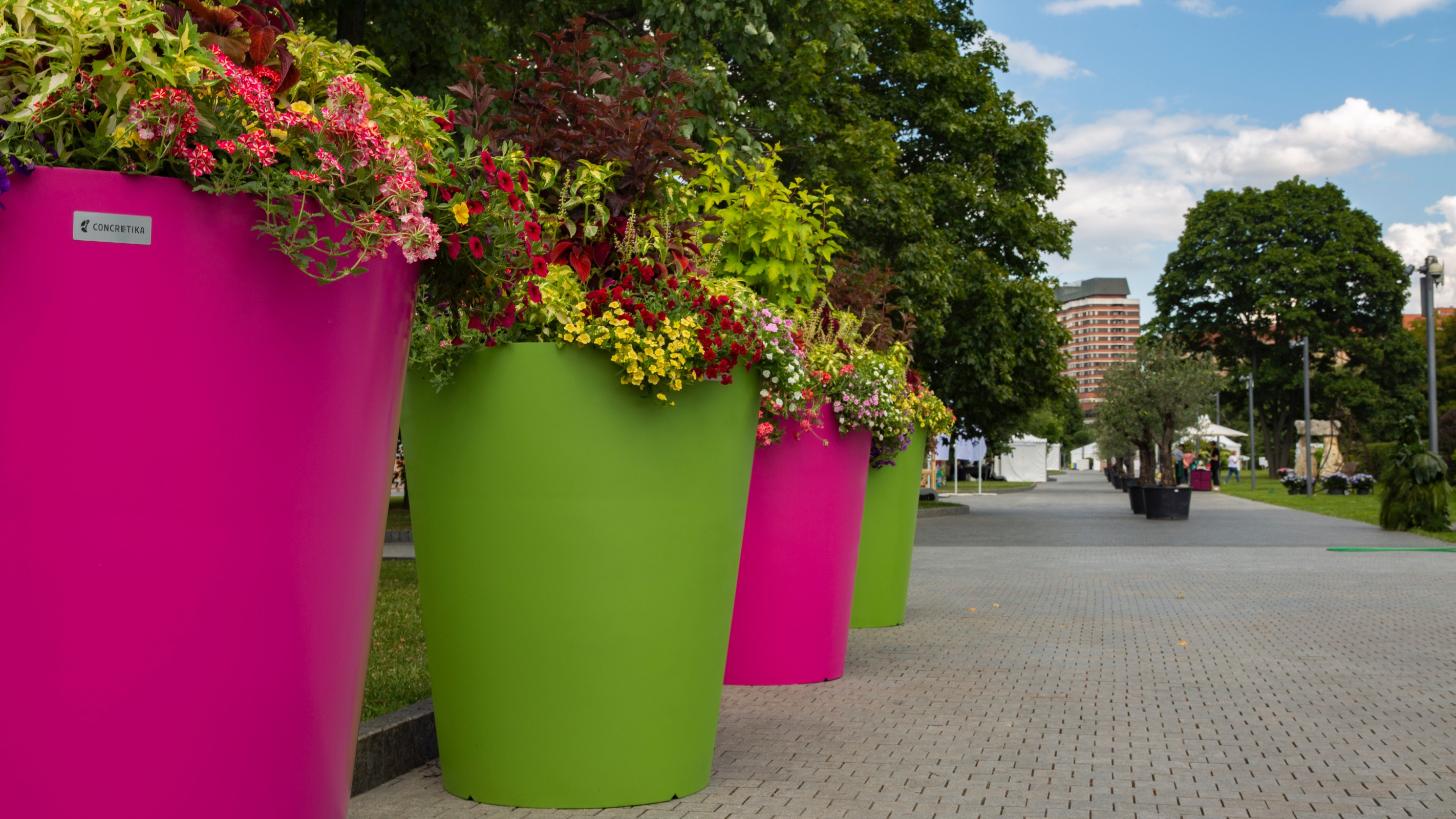 Уличные кашпо