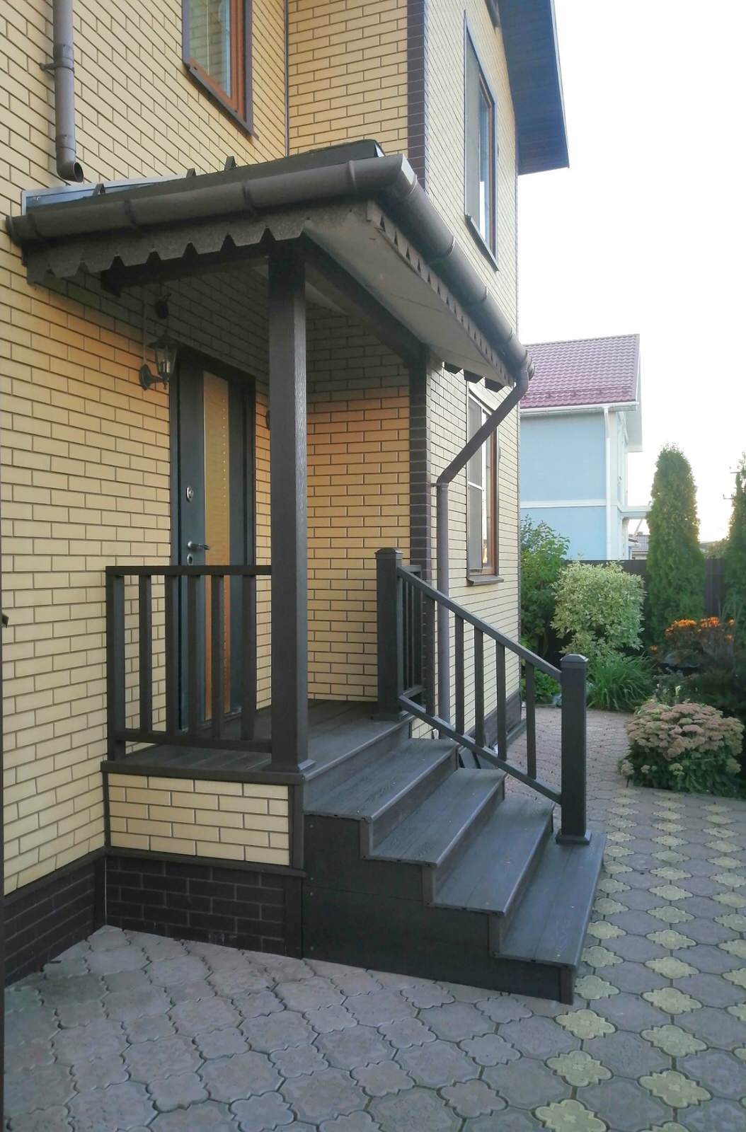 Белаго крыльцо