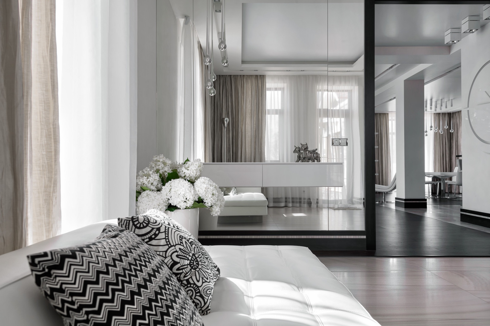 Обложка проекта: Контрасты