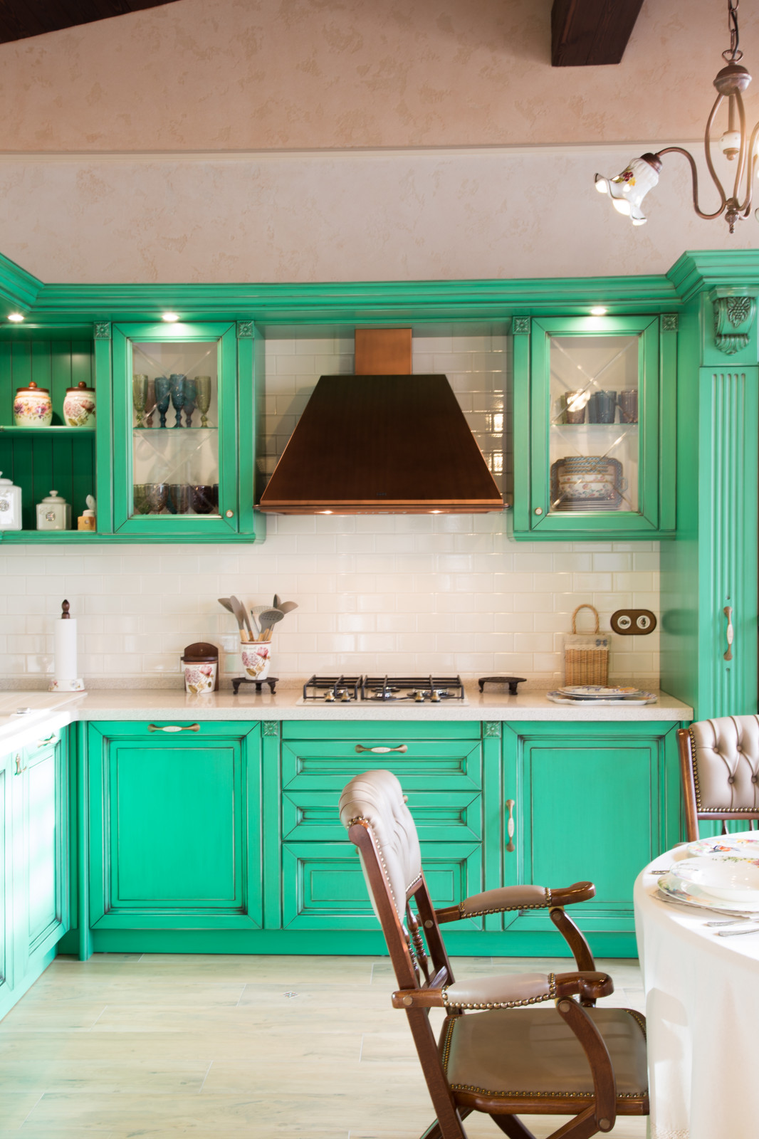 Интерьер гостевого дома в стиле Прованс. Интерьер бассейна (150 кв м)