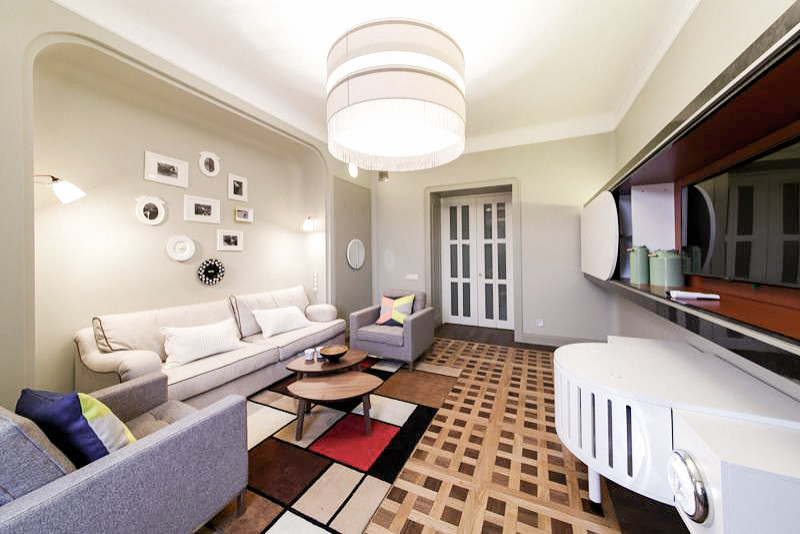 Гостиная в свете фар