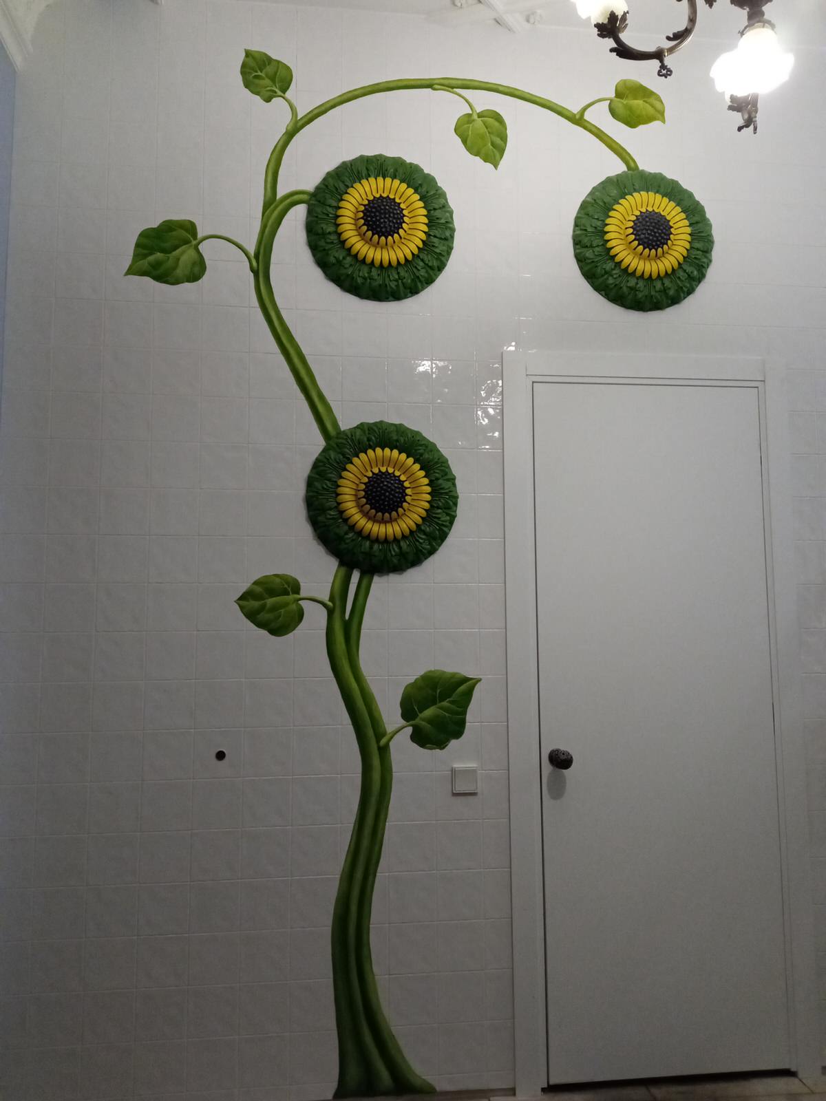 Обложка проекта: Рельефно-живописное панно в холле квартиры