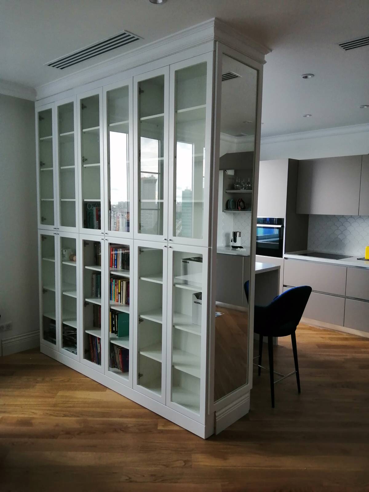 Мебель и аксессуары для гостиной.