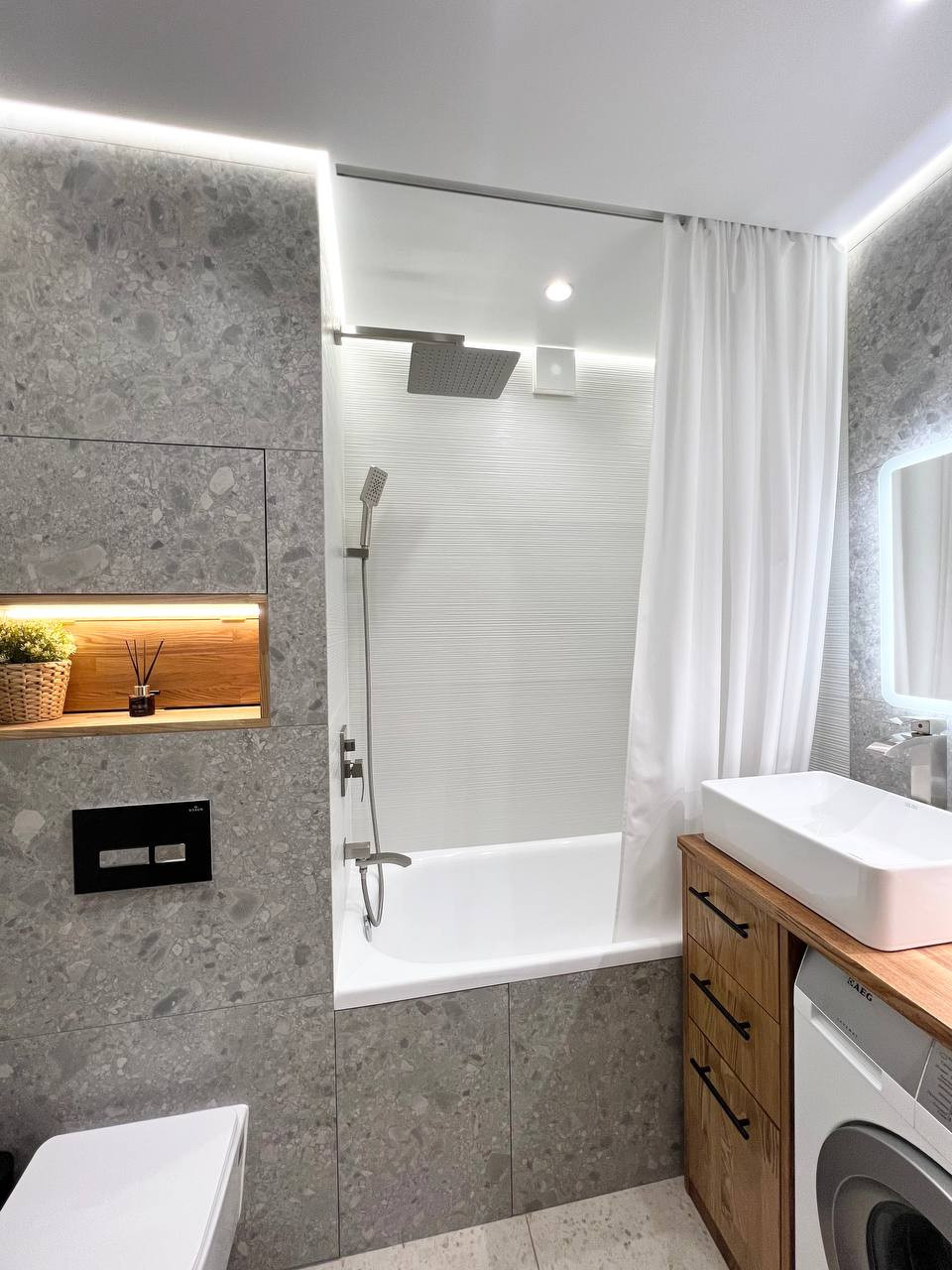 Современная ванная в серо-бежевой палитре