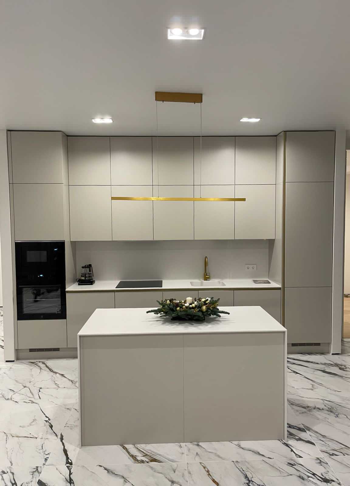 Обложка проекта: Solo в золотом профиле Gola