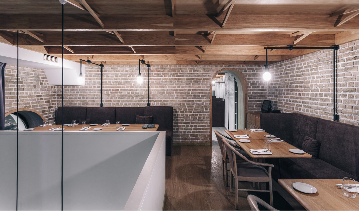 ФОТО: АЛЕКСЕЙ ЯНЧЕНКОВ ОБЪЕКТРЕСТОРАН ЛОКАЦИЯКИЕВ, КРЕЩАТИК 7/11 ПЛОЩАДЬ315 К