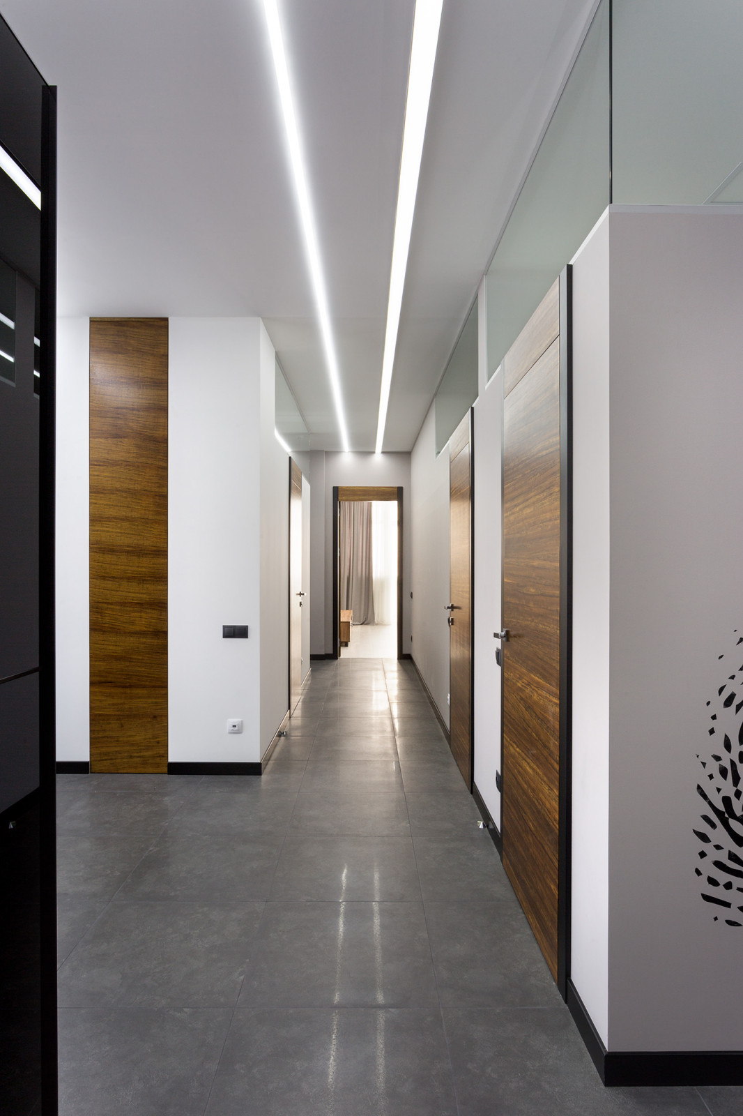 Обложка альбома: коридор