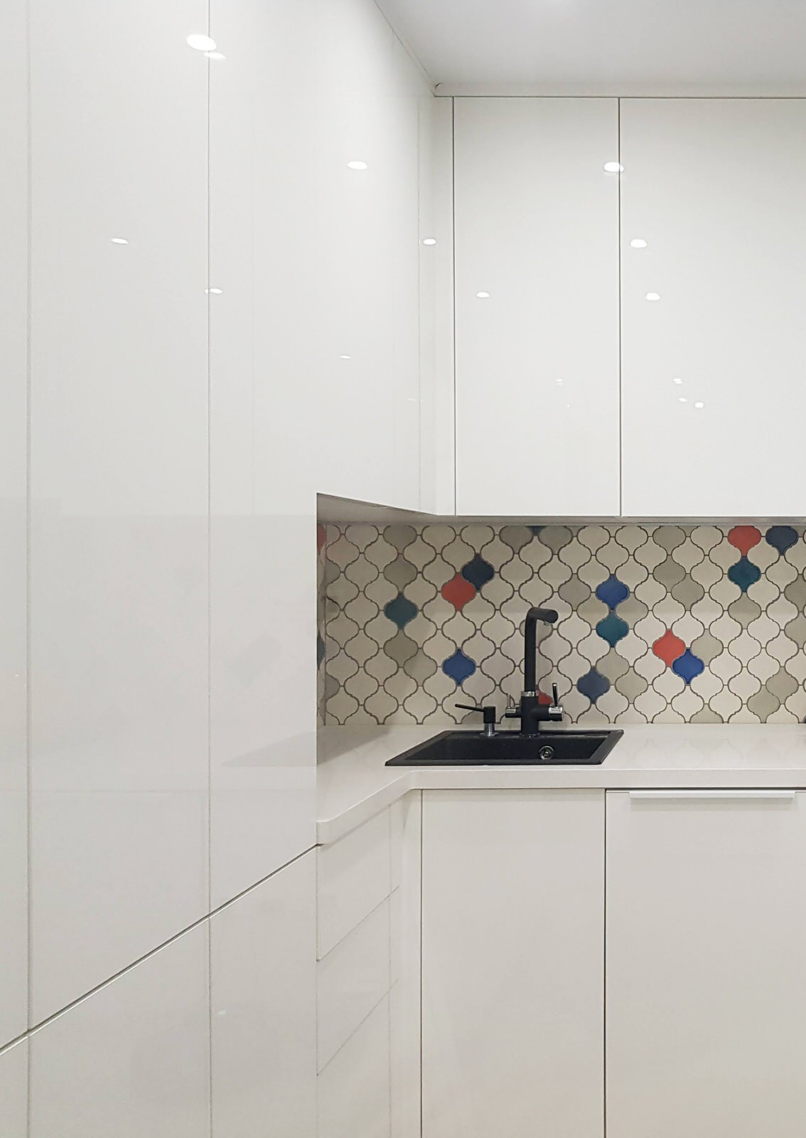 Просто фото: 23 идеи, как уложить плитку кухонного фартука