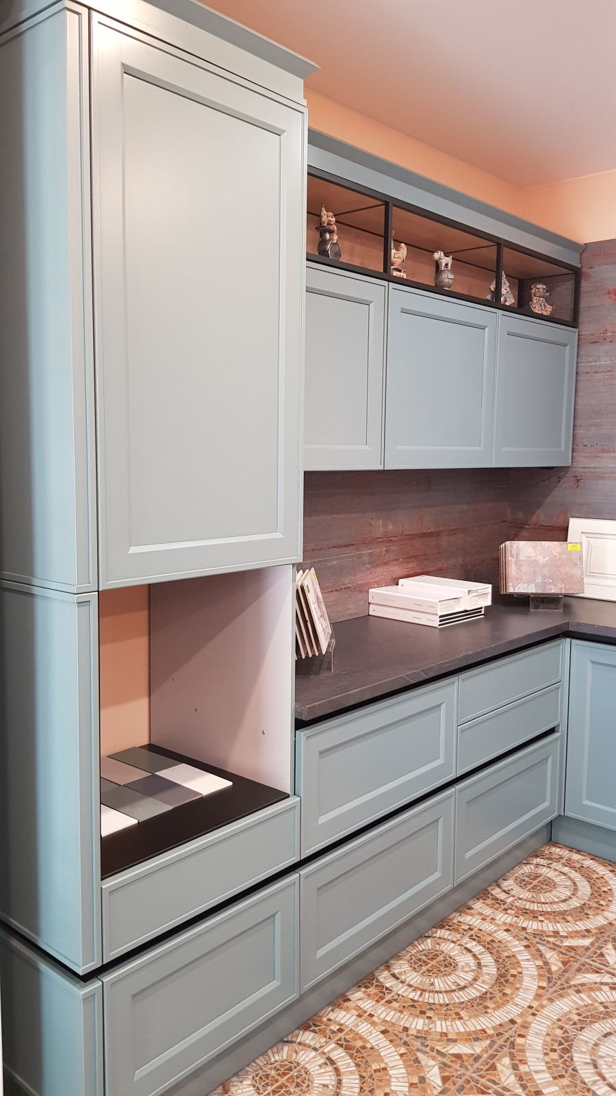 Кухни массив